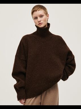 Babaa No17 Turtleneck Sweater | Earth (Dark Brown) | One Size
